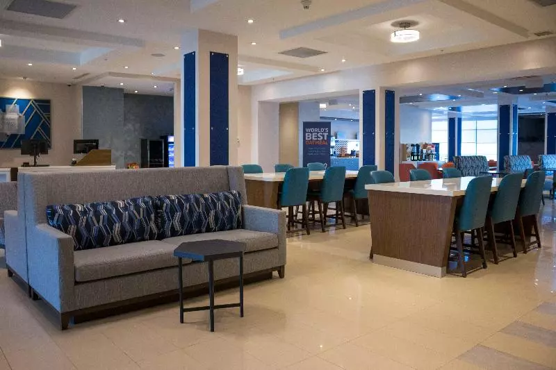 Hôtel Holiday Inn Express Kingston Central, An Ihg