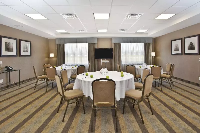 Hôtel Holiday Inn Express Kingston Central, An Ihg