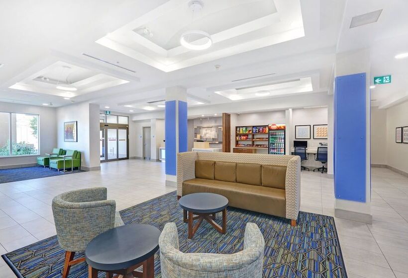 בית מלון כפרי Holiday Inn Express & Suites   Woodstock, On Canada