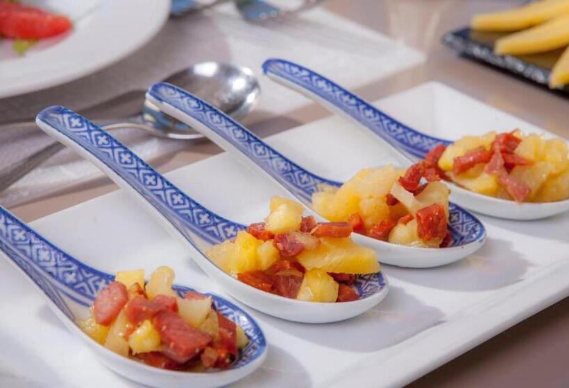 ホテル Kipriotis Maris Suites