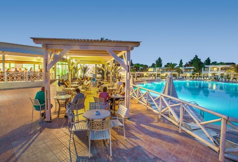 ホテル Kipriotis Maris Suites