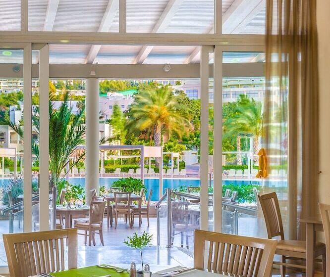 ホテル Kipriotis Maris Suites