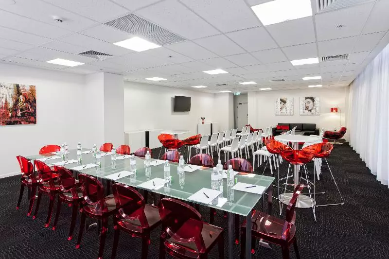 هتل Mantra St Kilda Road