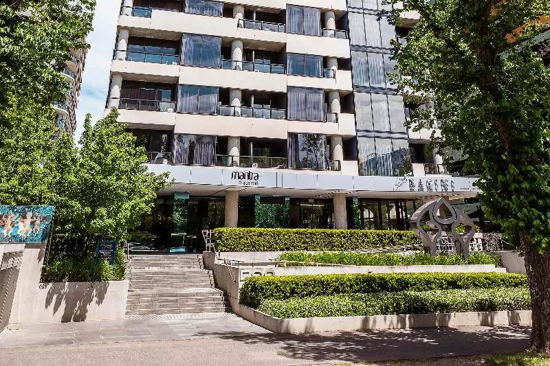 هتل Mantra St Kilda Road