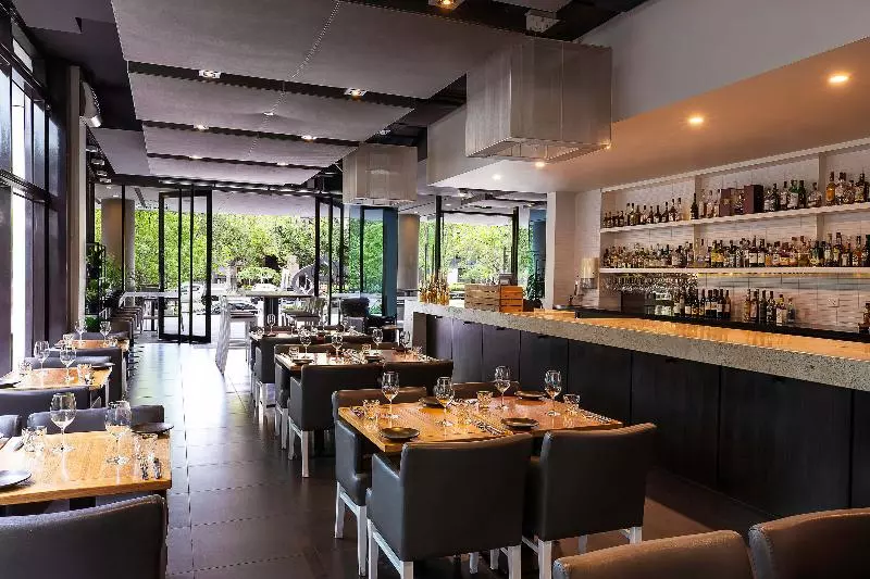 هتل Mantra St Kilda Road