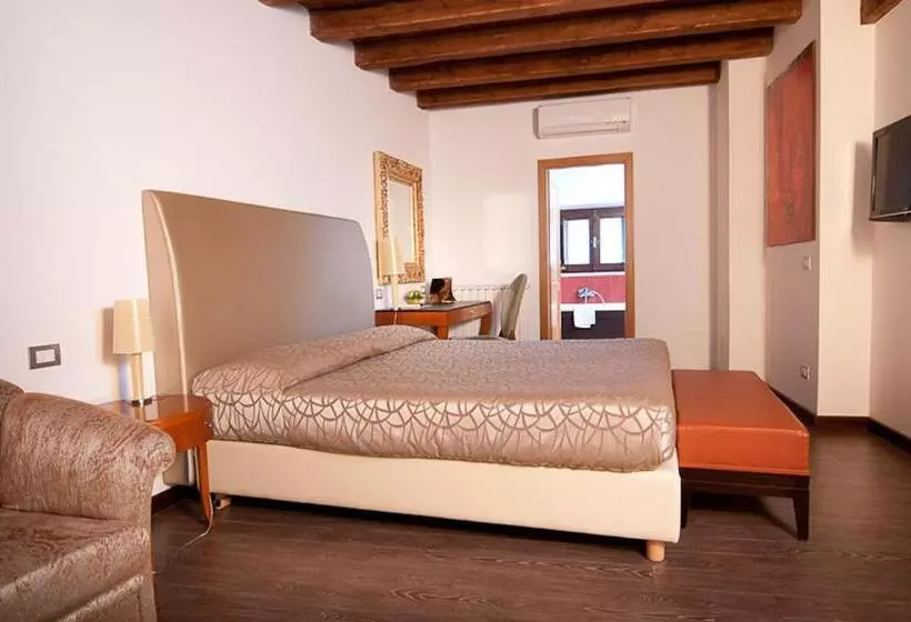 Hotel St. Peter  Six Rooms & Suites