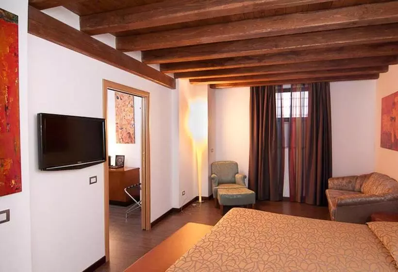 Hotel St. Peter  Six Rooms & Suites