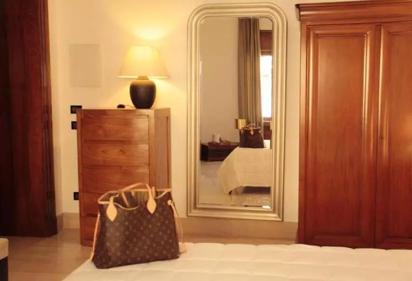 Hotel St. Peter  Six Rooms & Suites