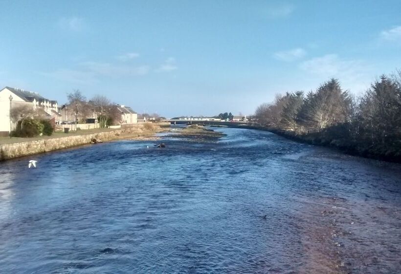 בית מלון כפרי The Bandstand