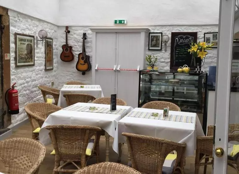 هتل The Old Well Inn