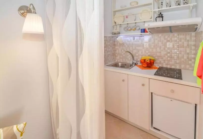 Отель Villa Maryelen