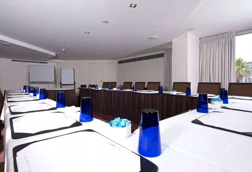 Отель Wyndham Resort Torquay