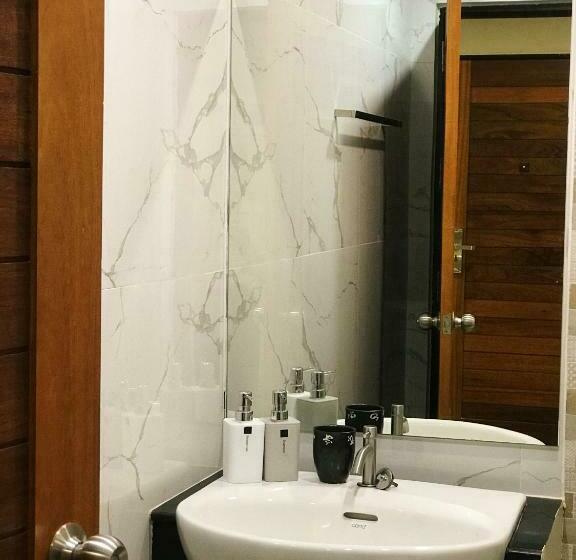 בית מלון כפרי Sj Miracle