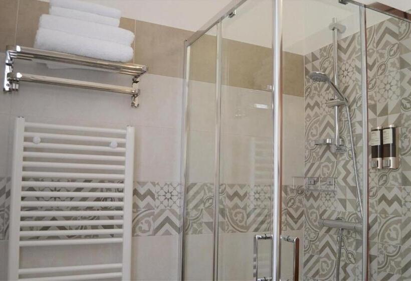 Nuscos Bed And Breakfast