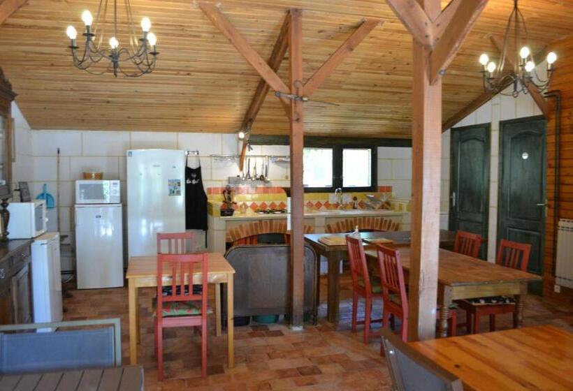 تختخواب و صبحانه Maison D'hôtes La Chouanniere