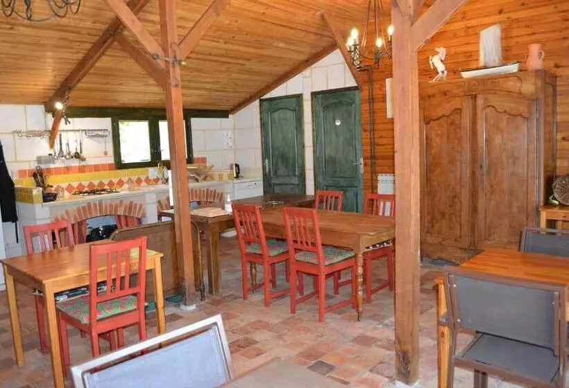 Aamiaismajoitus (B&B) Maison D'hôtes La Chouanniere