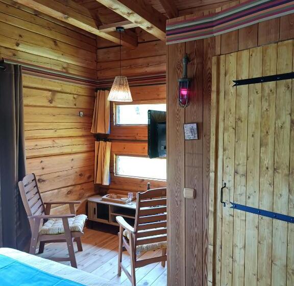 تختخواب و صبحانه Maison D'hôtes La Chouanniere