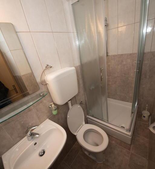 پانسیون Lafodija