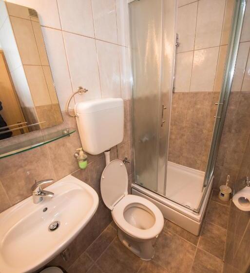 پانسیون Lafodija