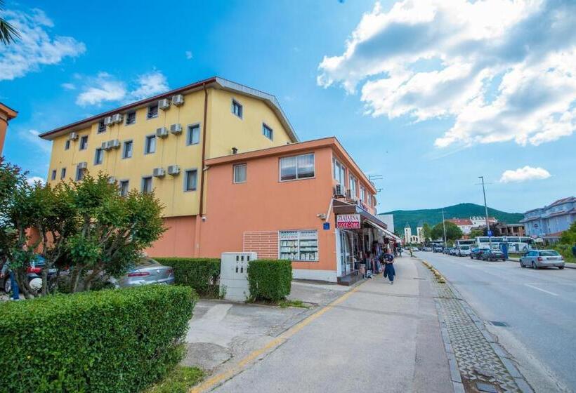 پانسیون Lafodija