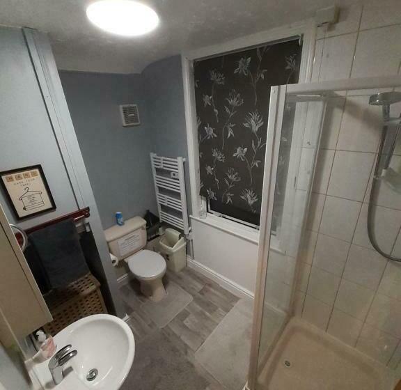 צימר Caversham Lodge