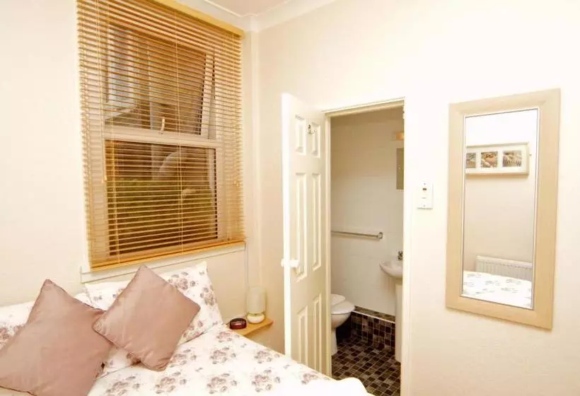 Cunard Guest House
