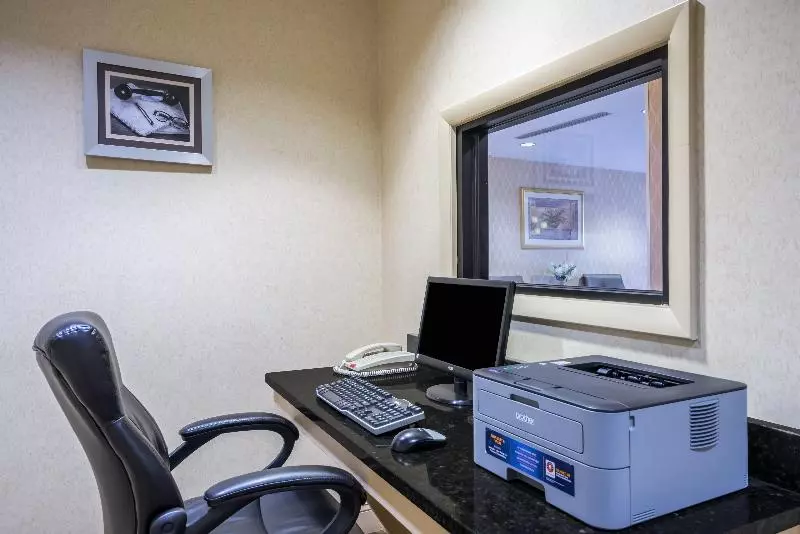 Holiday Inn Express Hotel & Suites North East, An Ihg