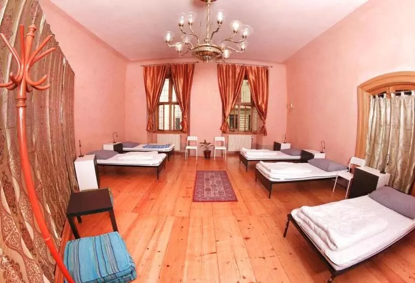 Hostel Homer Old Town Square