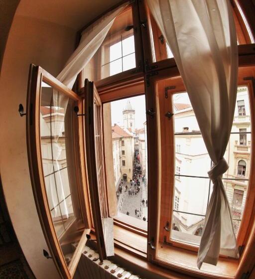 Hostel Homer Old Town Square