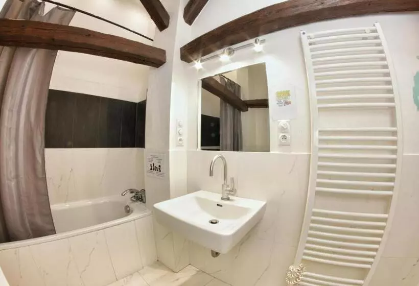 Hostel Homer Old Town Square