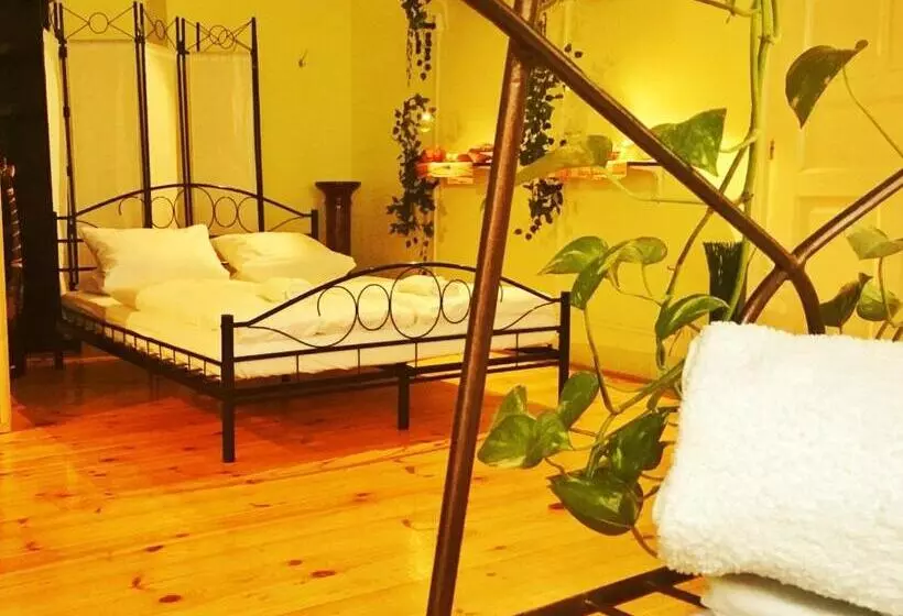 Hostel Homer Old Town Square