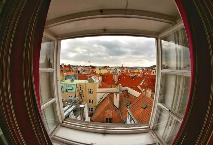 Hostel Homer Old Town Square