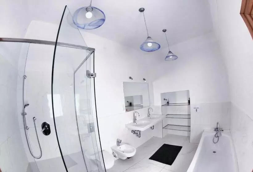 Hostel Homer Old Town Square