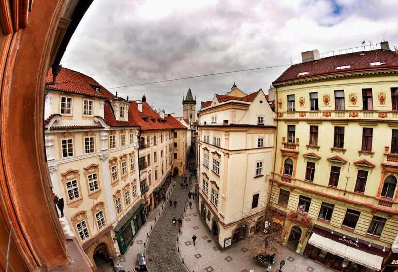 Hostel Homer Old Town Square