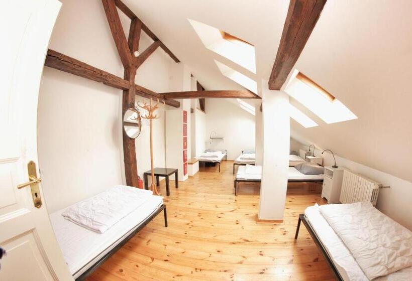 Hostel Homer Old Town Square