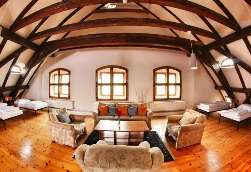 Hostel Homer Old Town Square