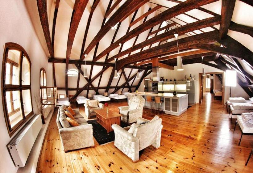 Hostel Homer Old Town Square