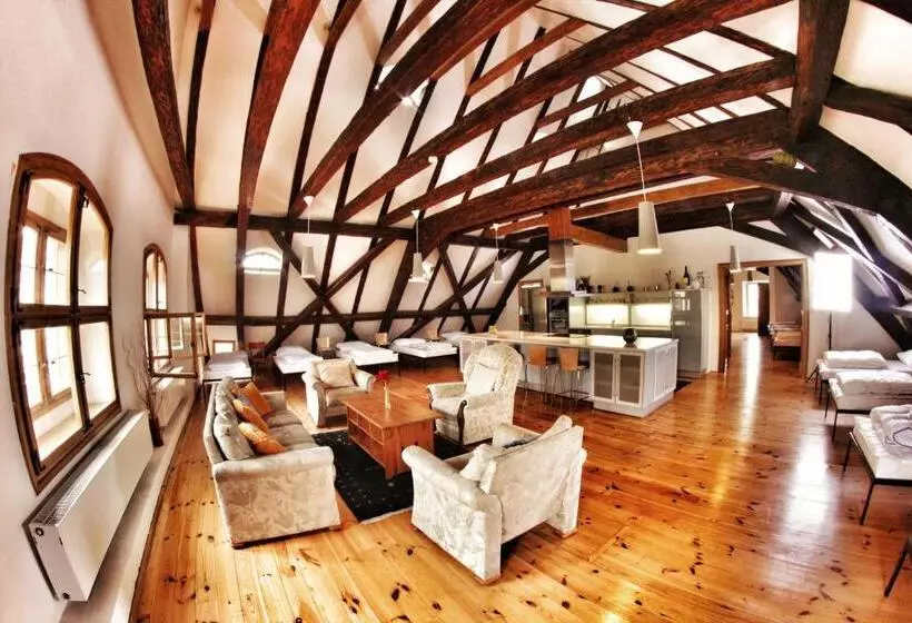 Hostel Homer Old Town Square