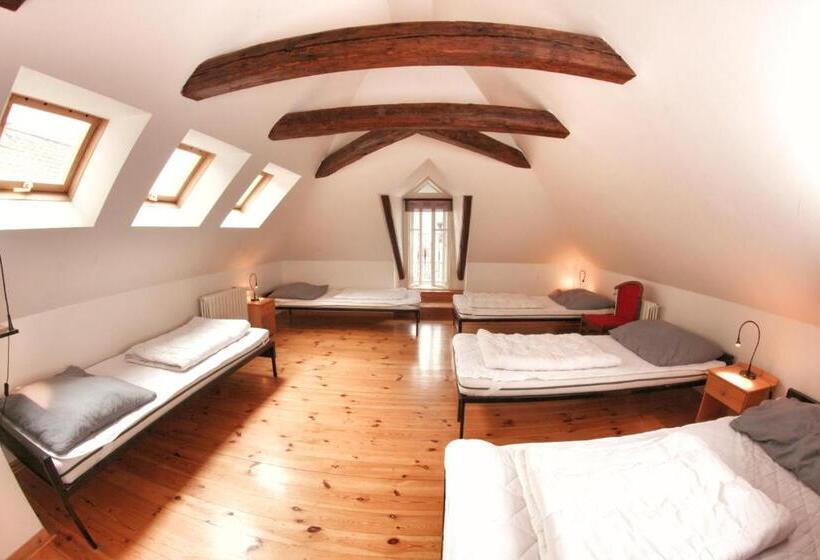 Hostel Homer Old Town Square