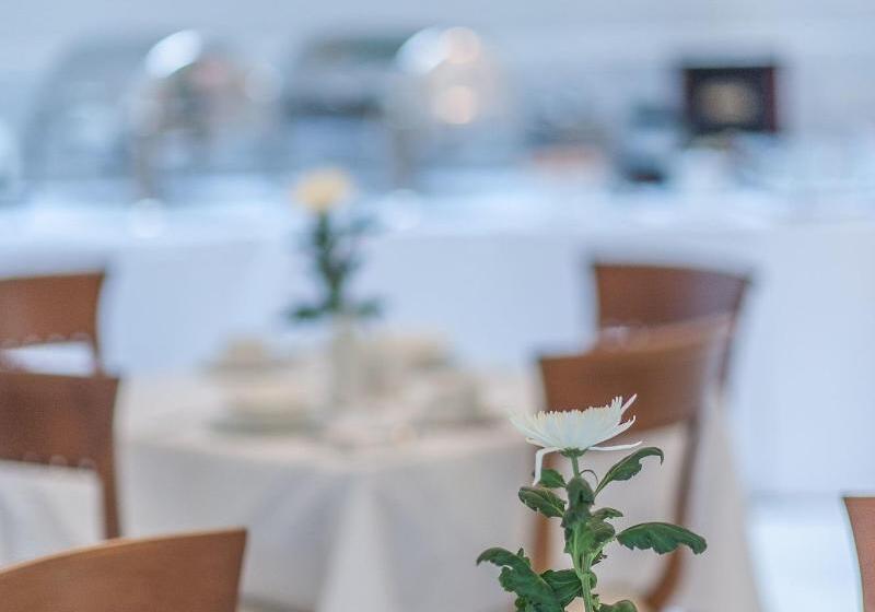 هتل Avra City Boutique