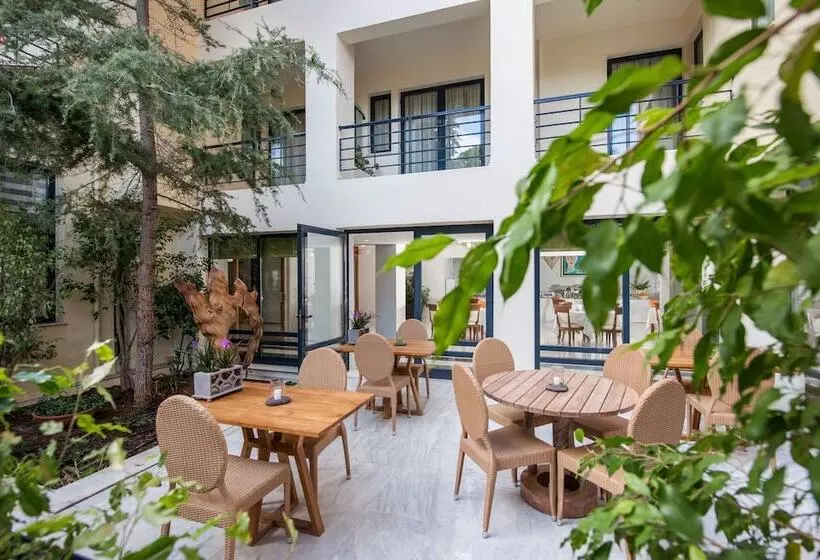 فندق Avra City Boutique