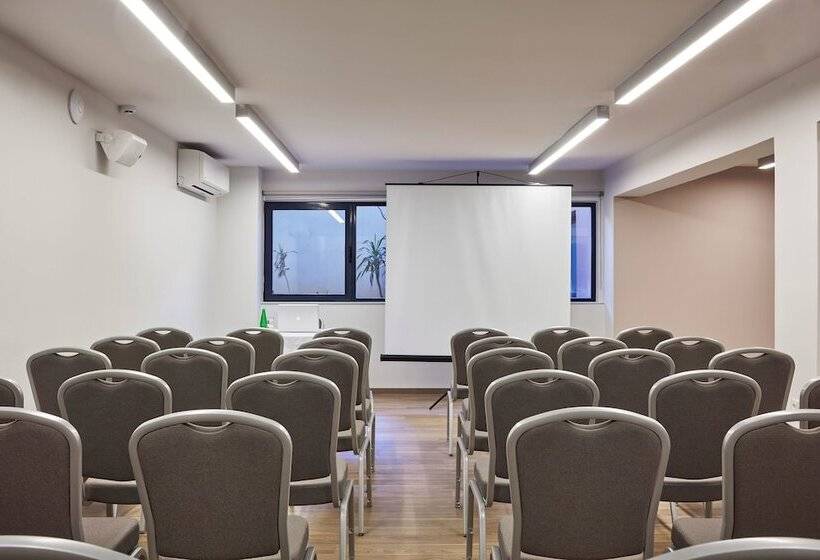 هتل Avra City Boutique