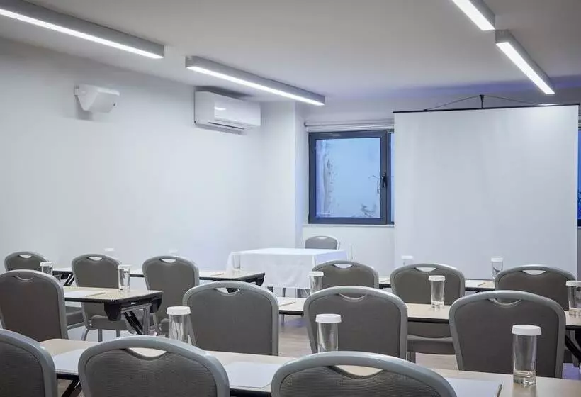 فندق Avra City Boutique