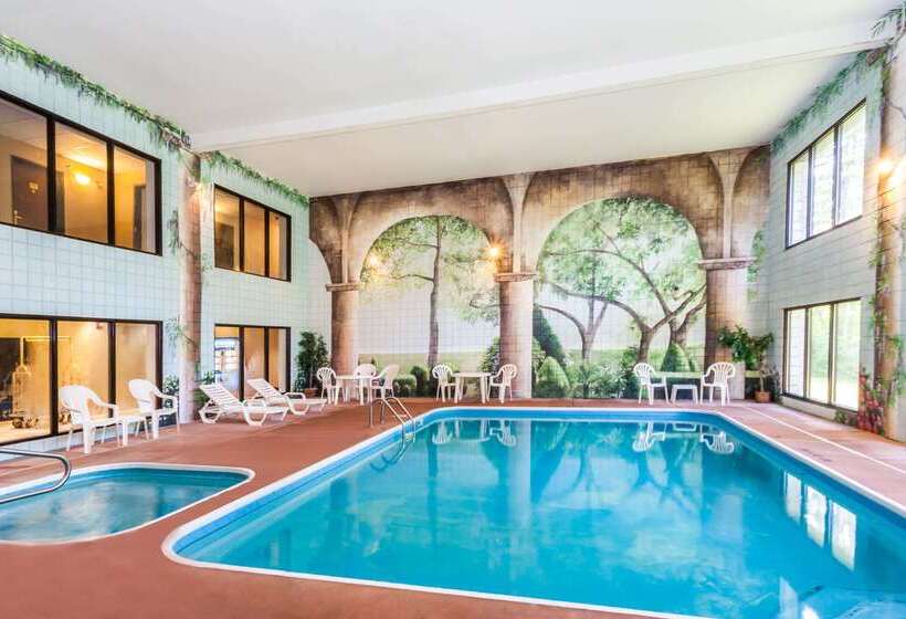 فندق Baymont By Wyndham New Buffalo