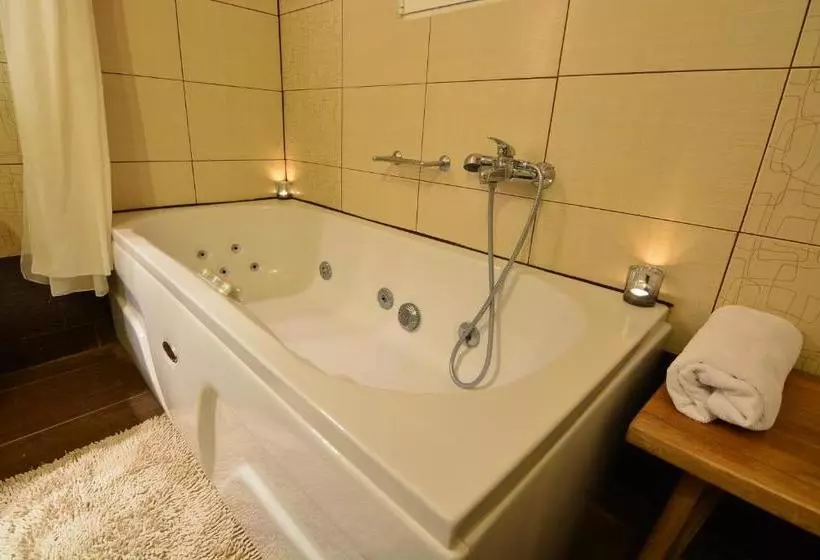 فندق Green Village