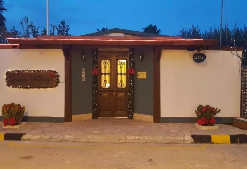 فندق Green Village