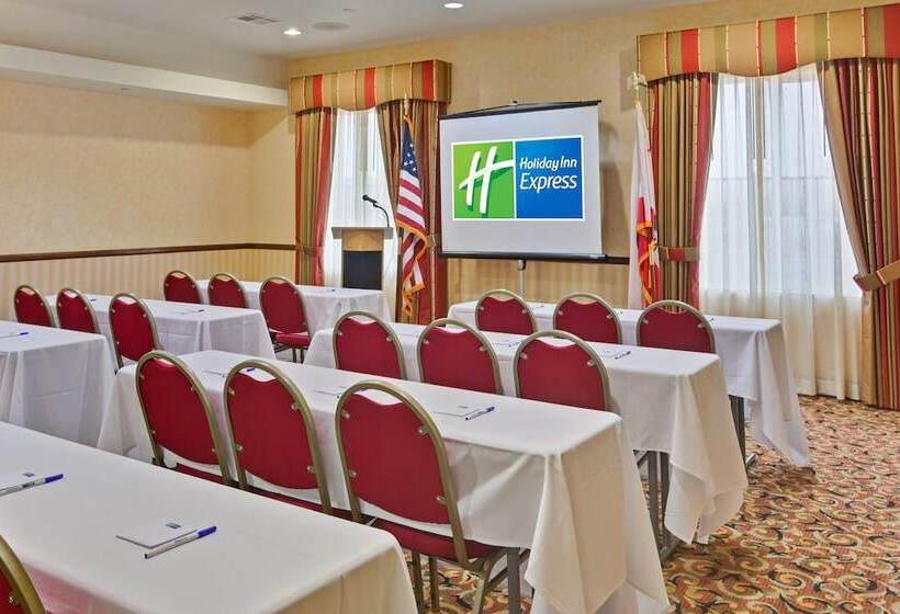 호텔 Holiday Inn Express & Suites Beaumont Oak Valley, An Ihg