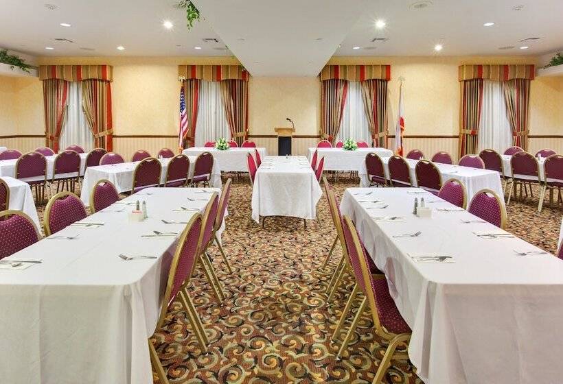 호텔 Holiday Inn Express & Suites Beaumont Oak Valley, An Ihg