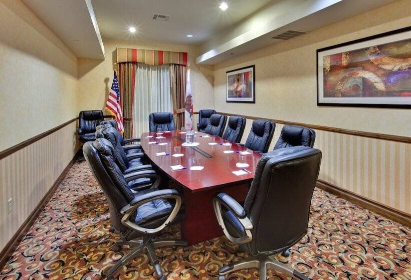 호텔 Holiday Inn Express & Suites Beaumont Oak Valley, An Ihg