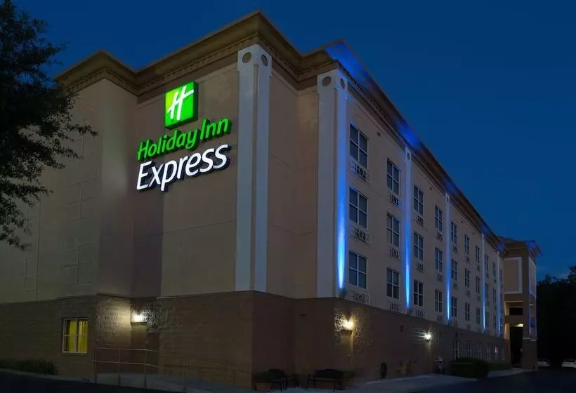 Отель Holiday Inn Express Suites Plant City By Ihg